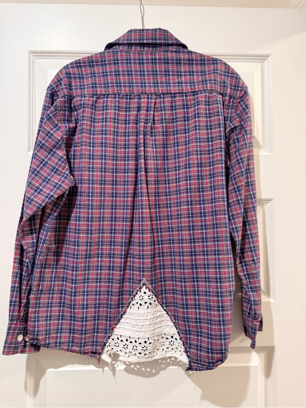 Women’s Plaid Button-Down Shirt w/ lace details - Picture 3 of 4